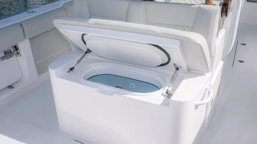 2025 Jupiter 30 HFS - 9