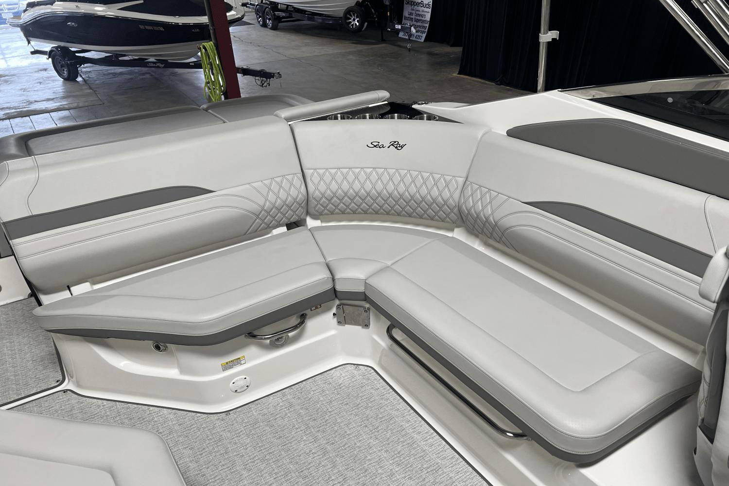2025 Sea Ray SLX 260 - 27