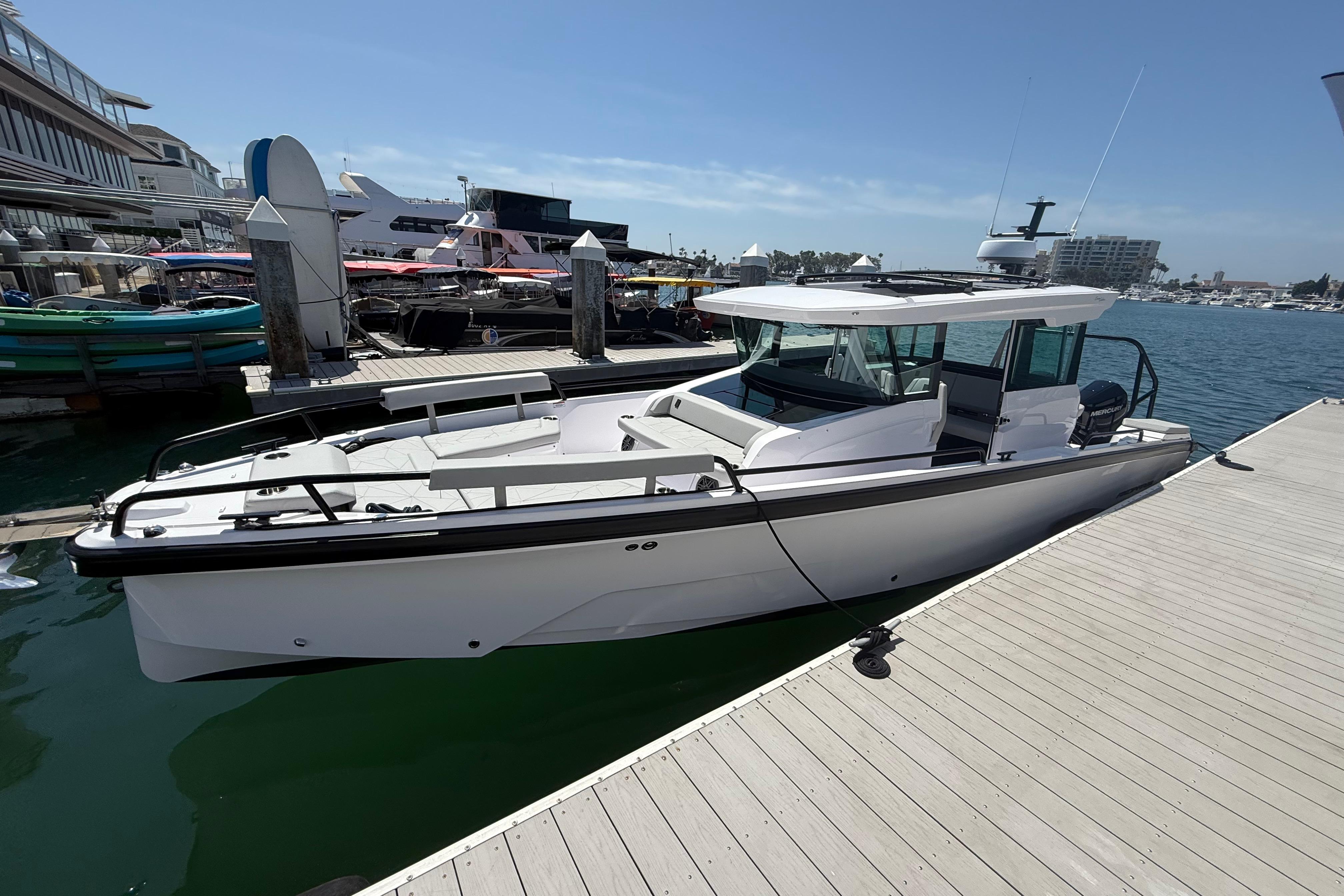 2025 Axopar 29 XC Cross Cabin