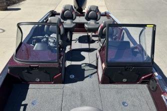 2026 Nitro ZV20 Pro boat interior with dual consoles and seating.