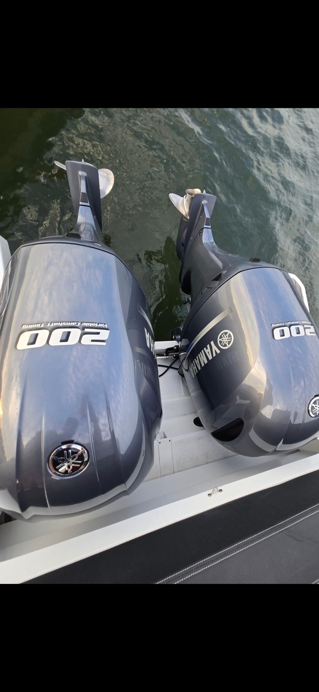 Twin Yamaha 200 outboard engines on a 2021 Jeanneau NC895 boat.