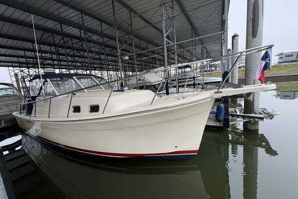 2004 Mainship Pilot 30 Rum Runner II