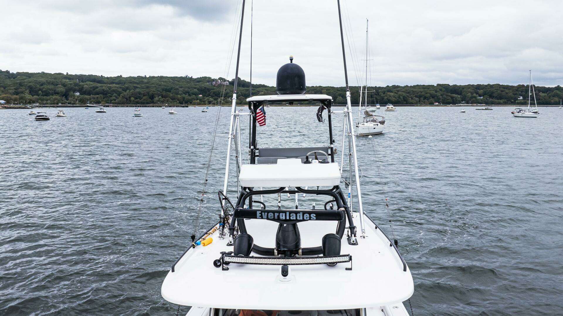 2017 Everglades 435 CC - Image 15