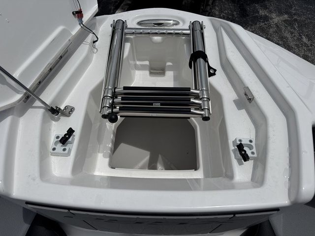 2026 Yamaha Boats 255XE - 13