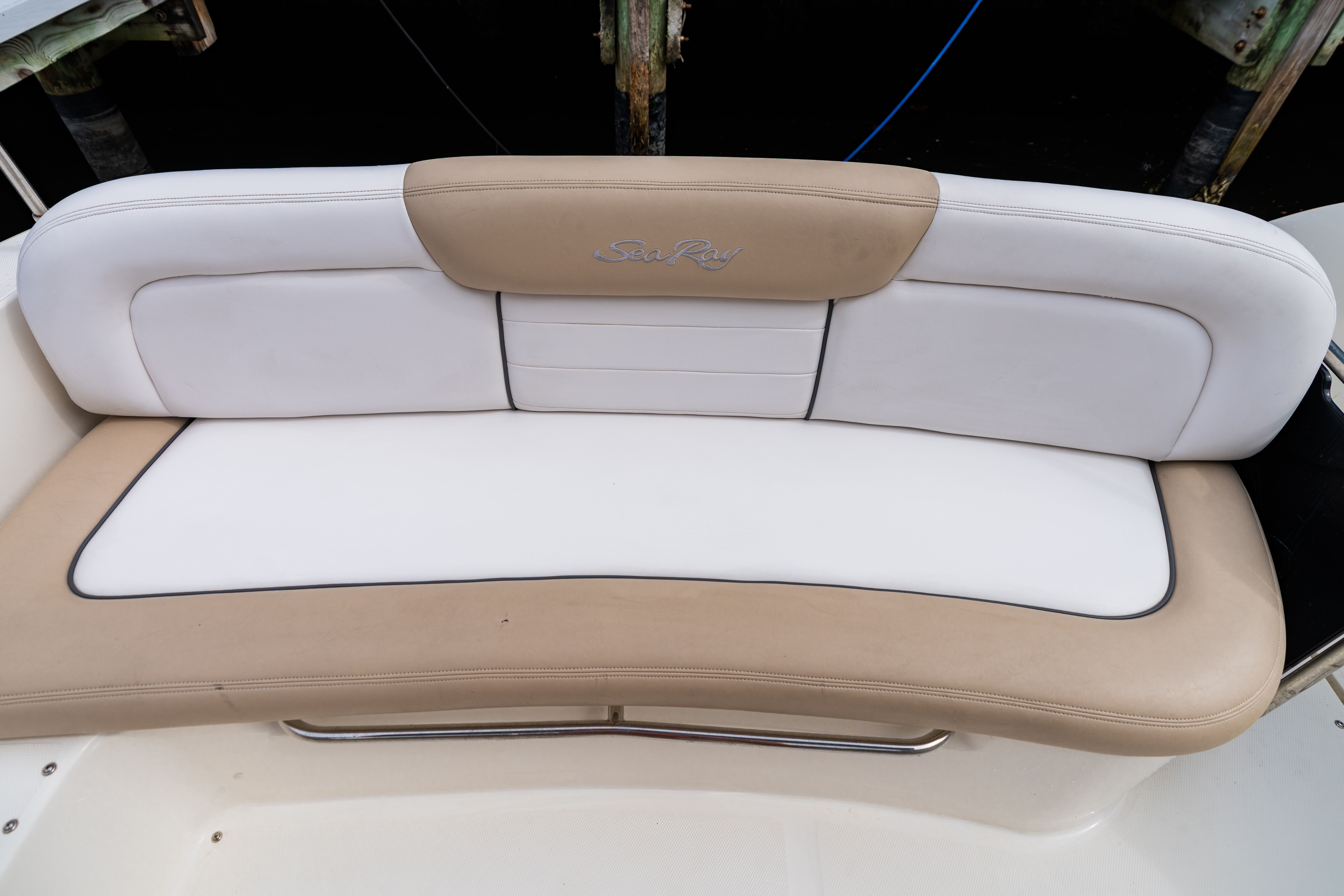 2010 Sea Ray Sundancer 330 - 36