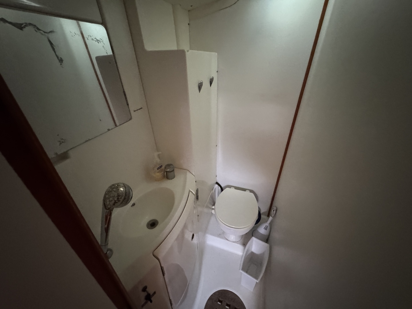 2004 Lagoon 410 S2 - Image 23