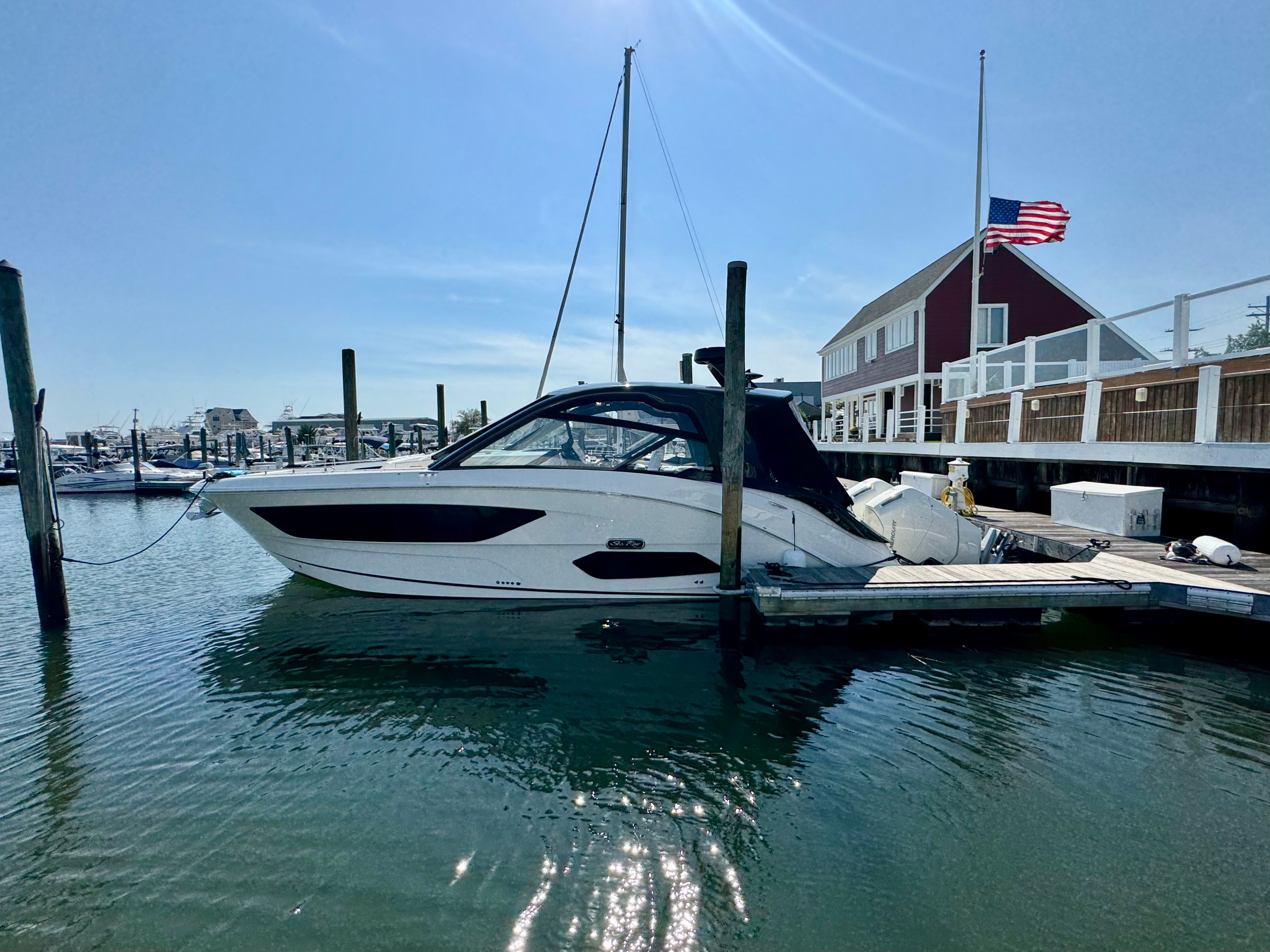 2025 Sea Ray Sundancer 370 Outboard