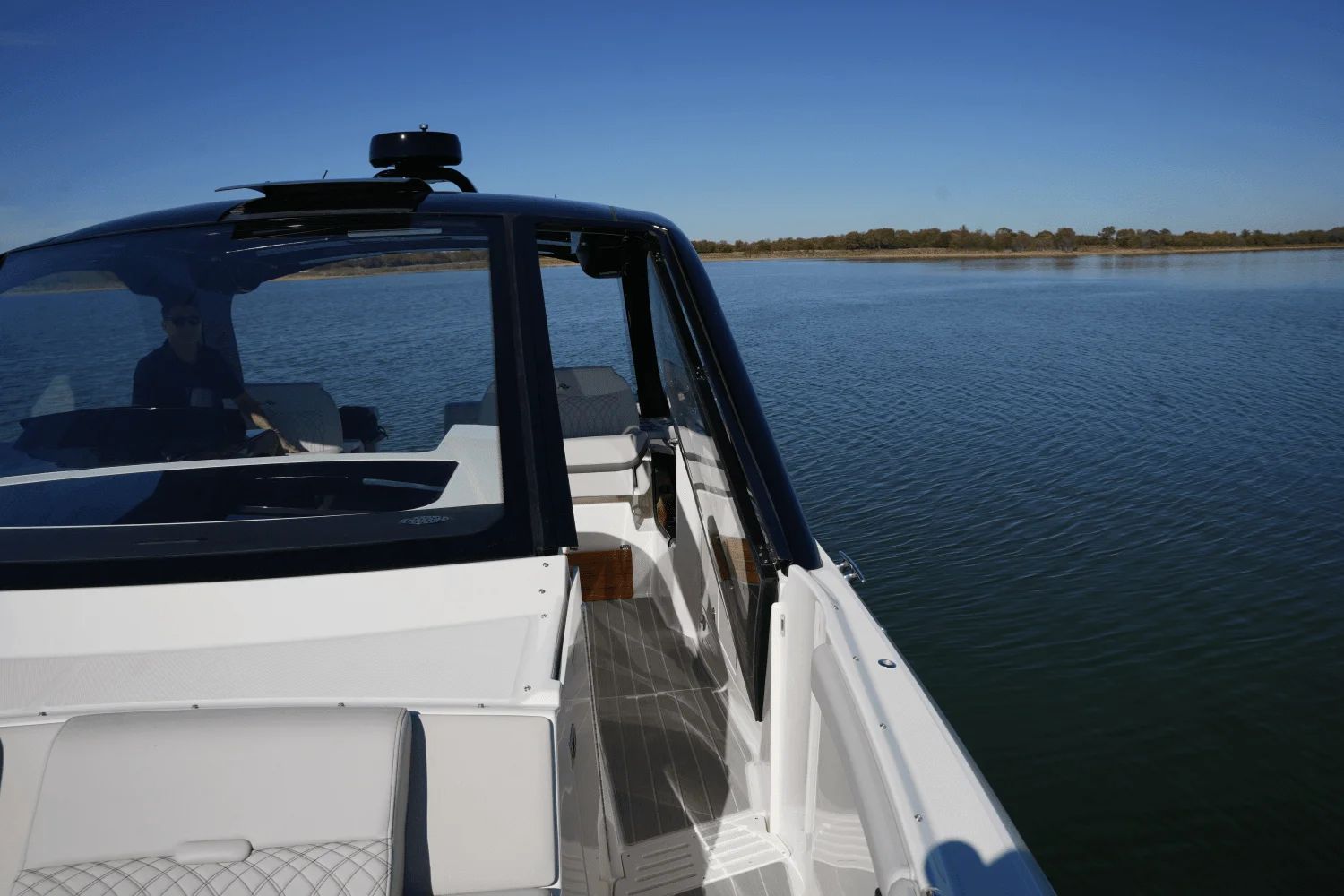 2025 Sea Ray Sundancer 370 - 32