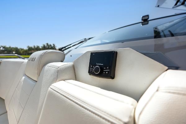 2023 Cruisers Yachts 42 GLS OB - 15