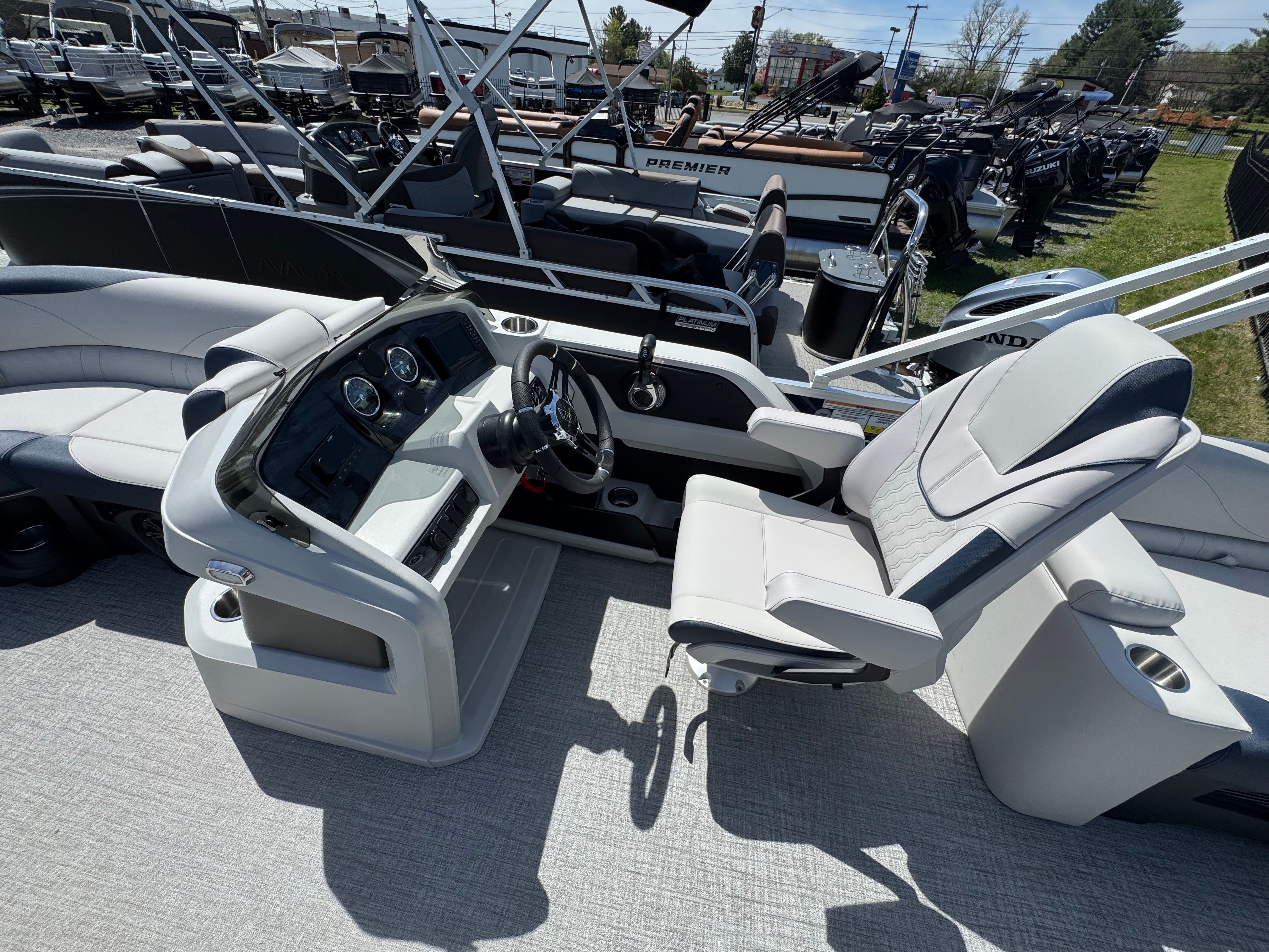 2026 Avalon 23 LSZ QLS - 19