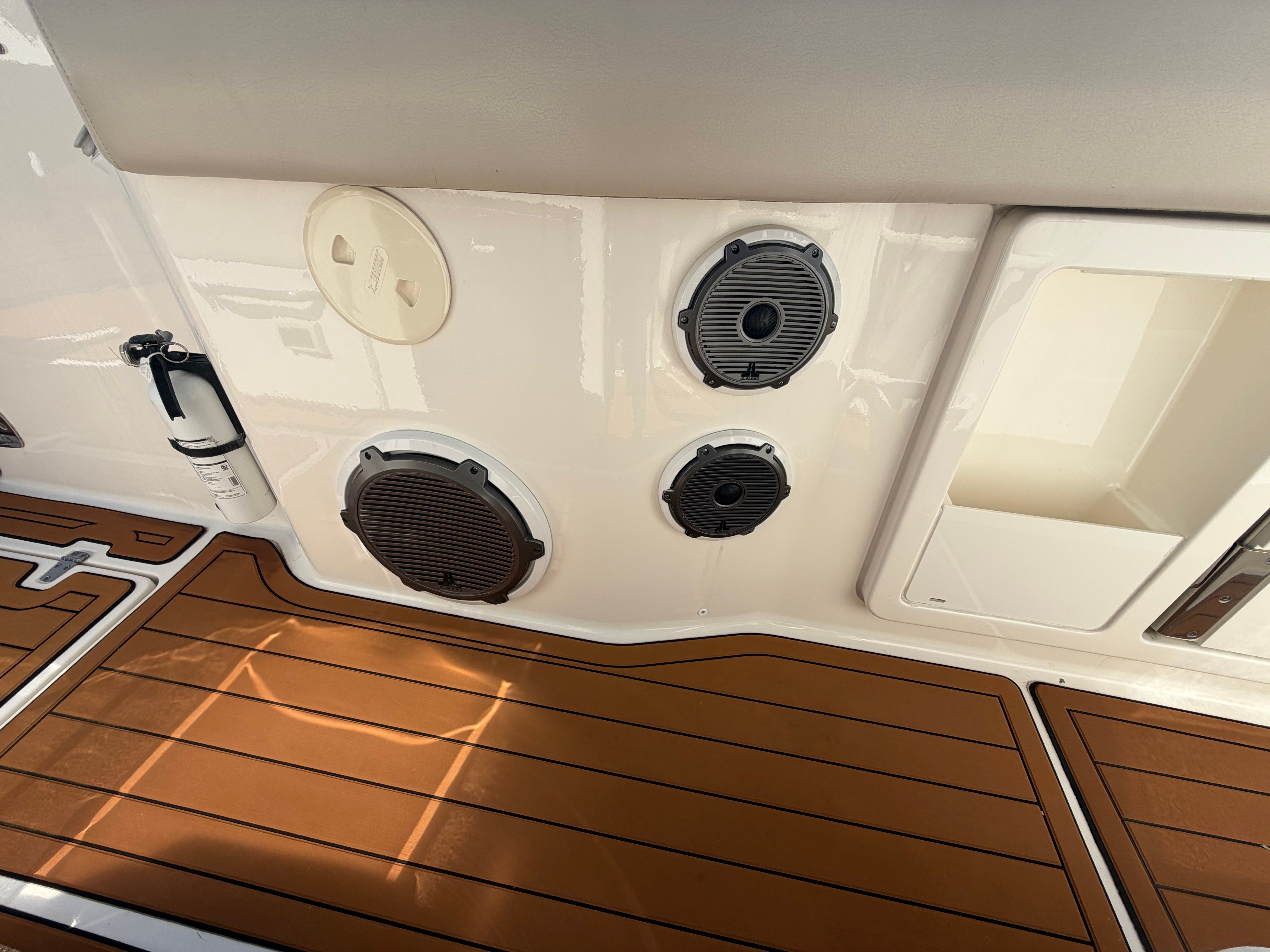 2021 Boston Whaler 380 Outrage - 29