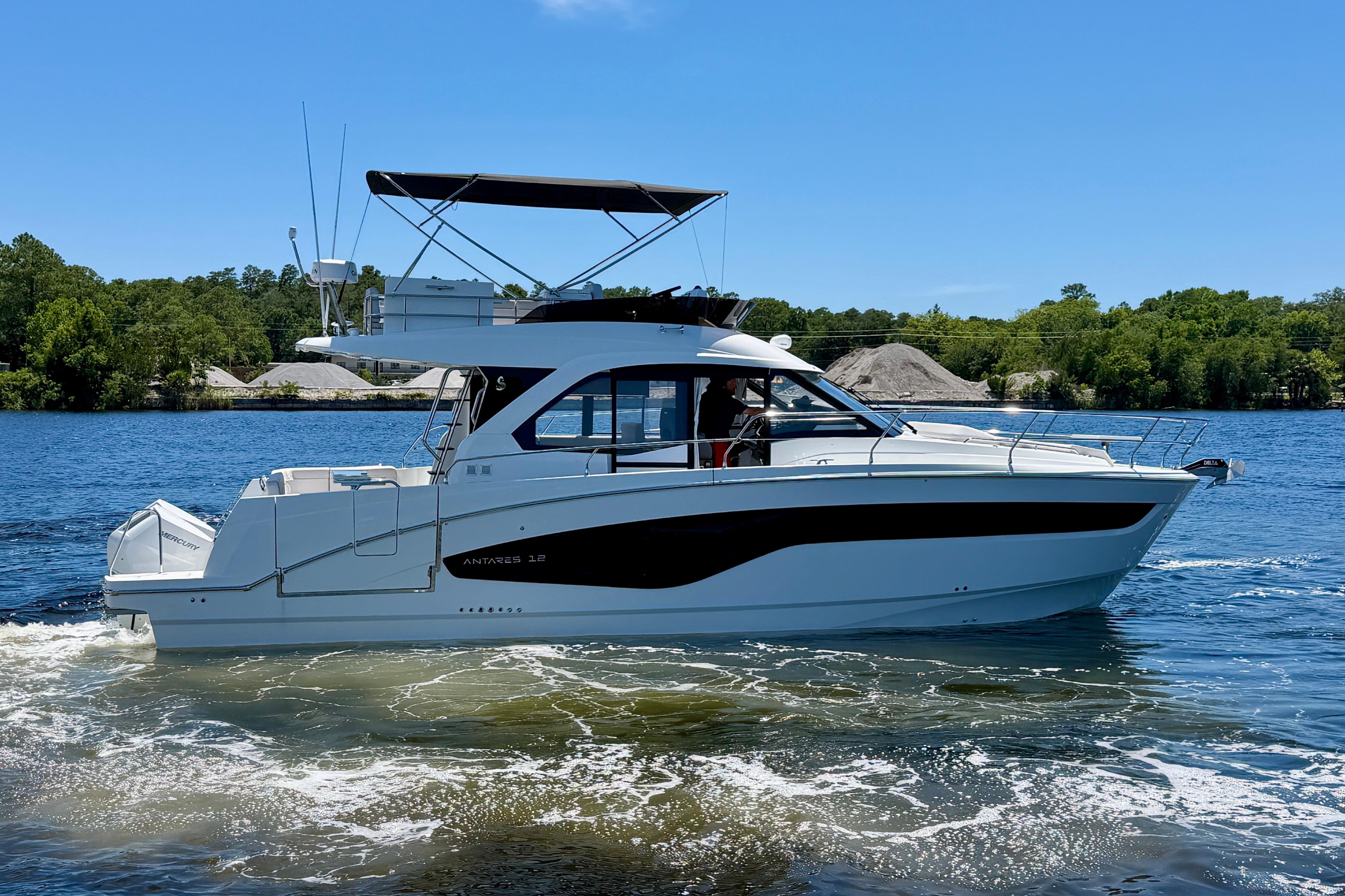 2026 Beneteau Antares 12 Fly