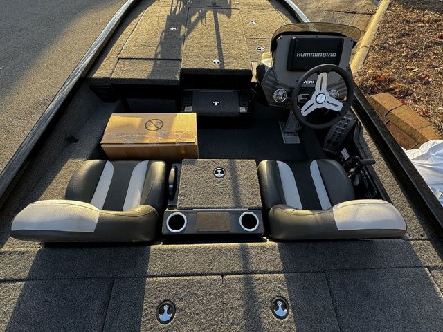 2024 Vexus AVX2080 boat interior with dual seats and Humminbird electronics.
