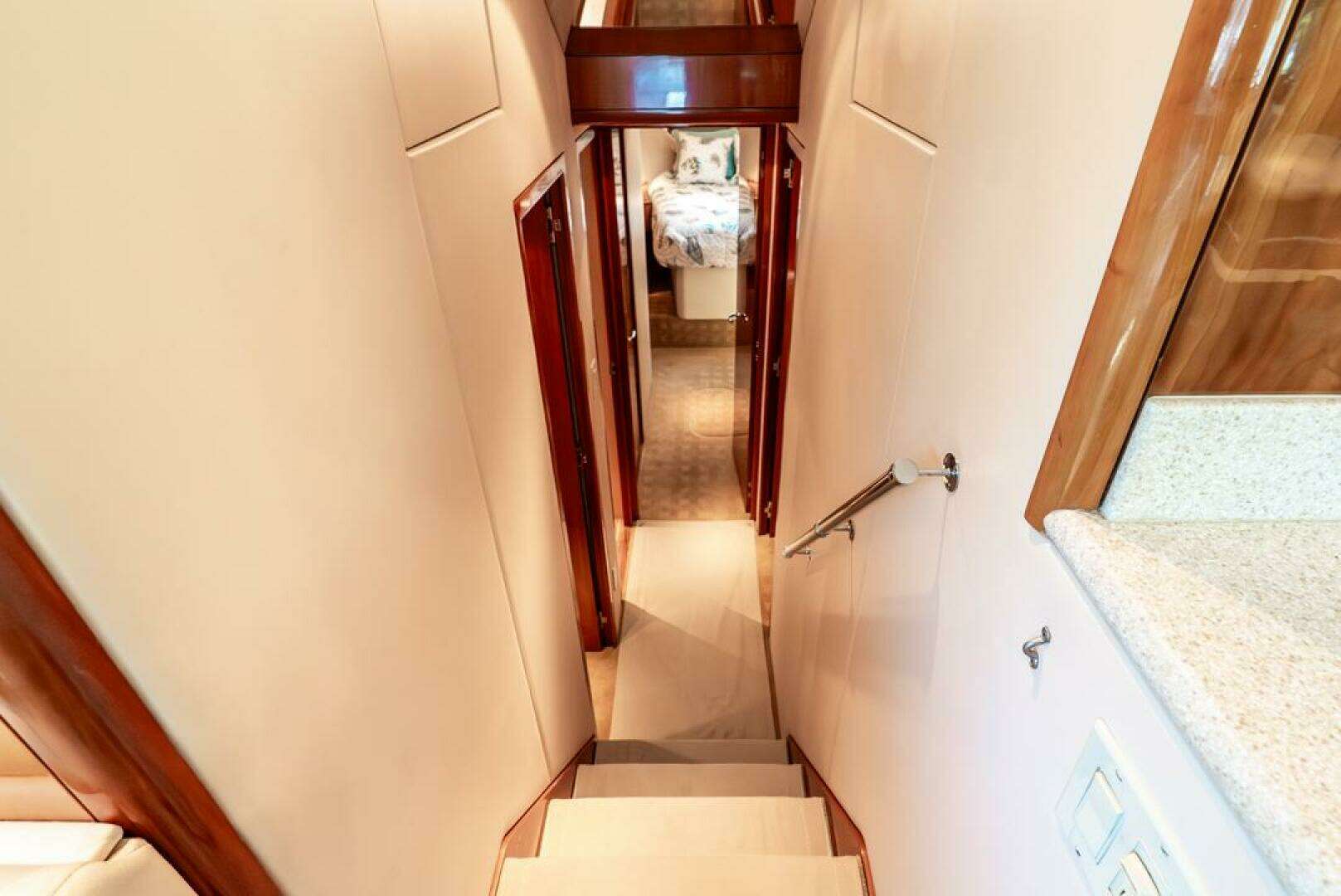 2005 Hatteras 50 Convertible - Image 17
