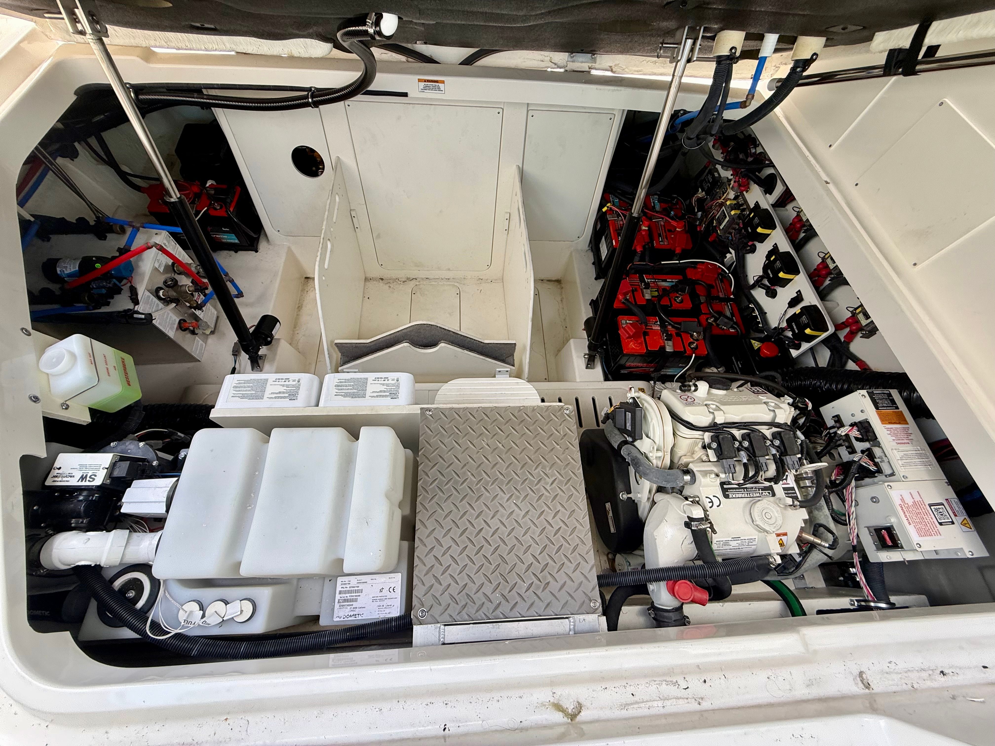 2023 Sea Ray Sundancer 320 - 11