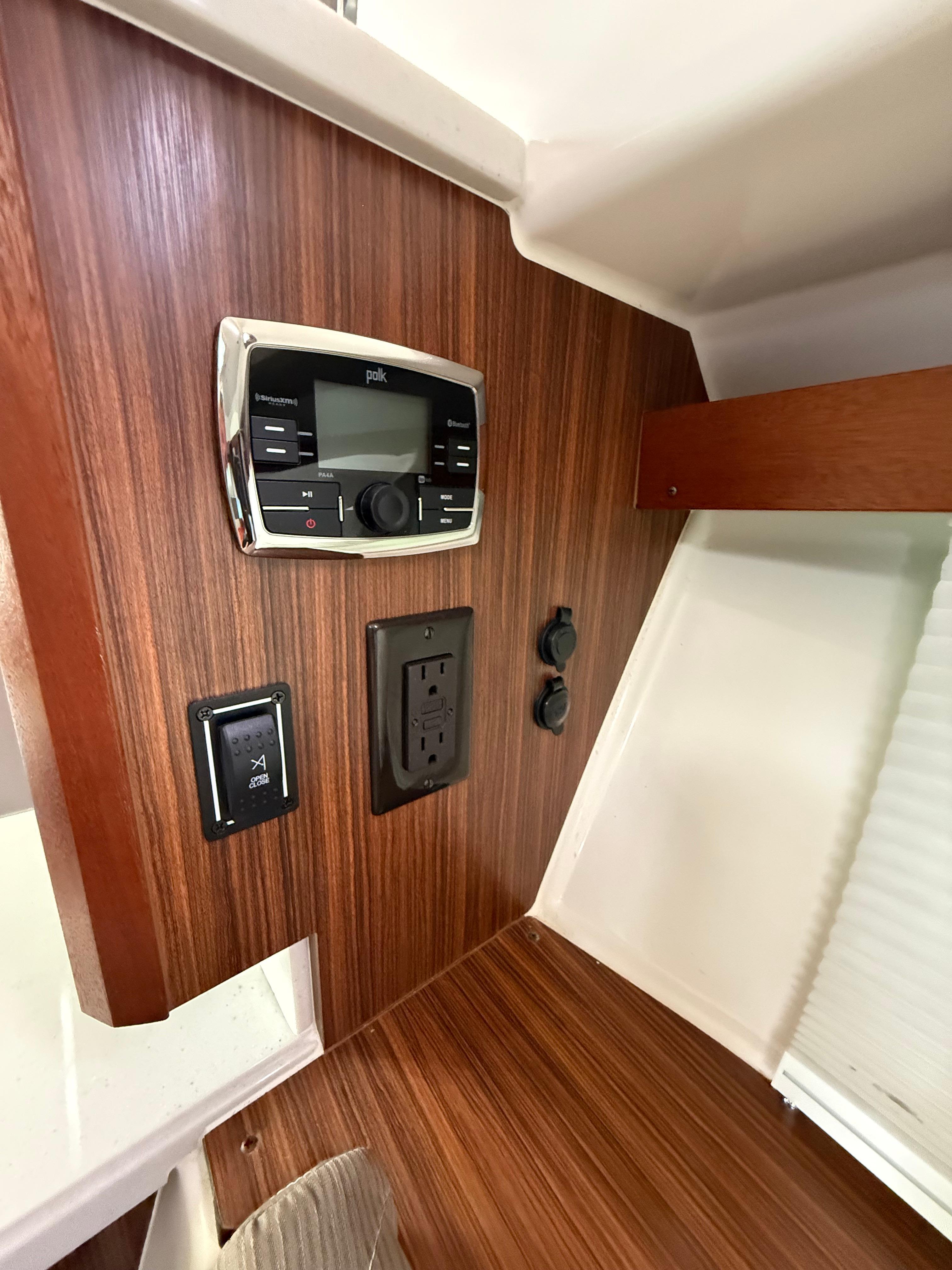 2017 Pursuit OS 355 Offshore - 24