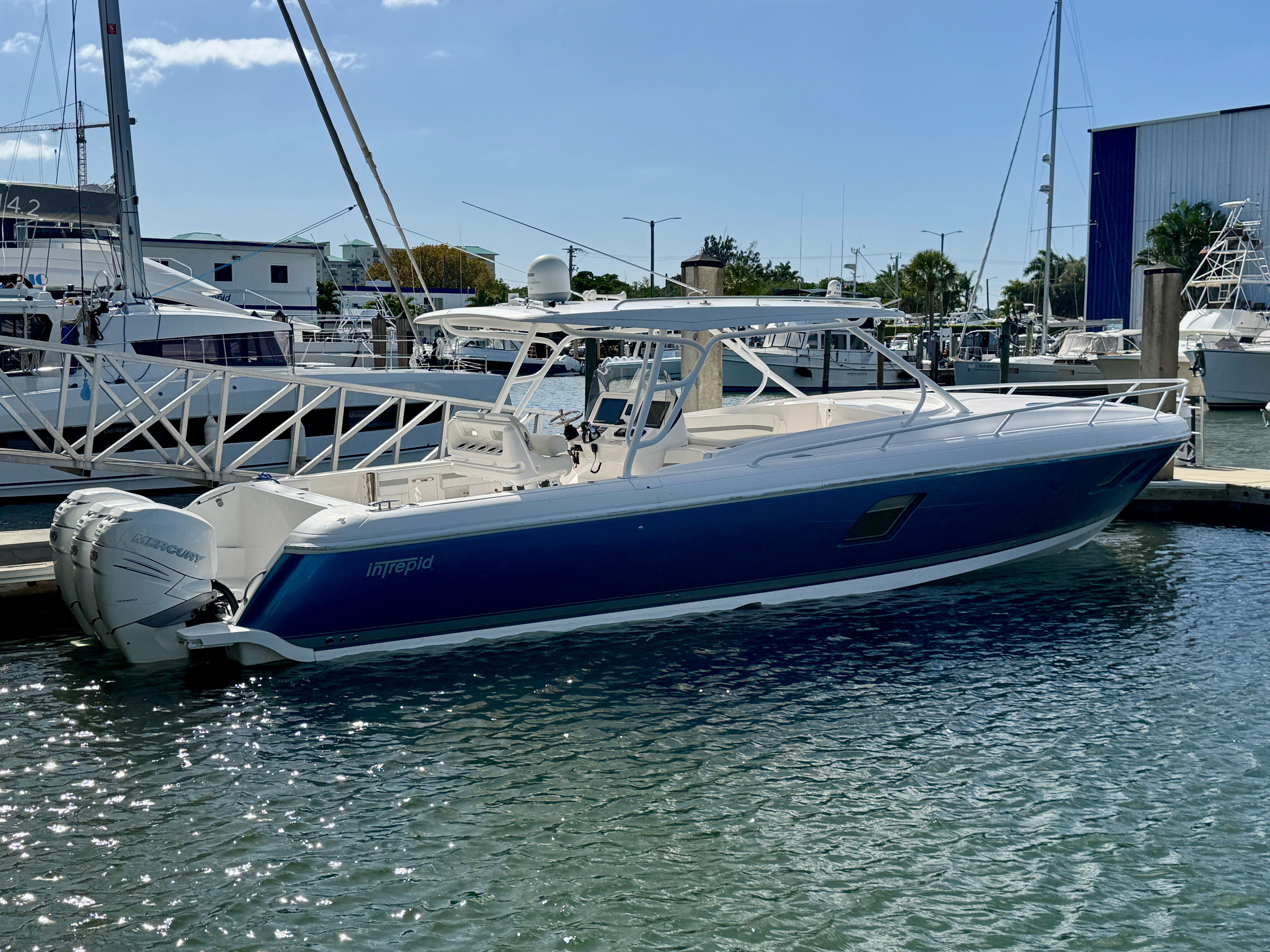 2019 Intrepid 407 Cuddy