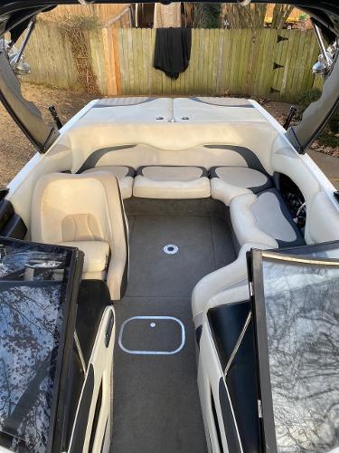 2009 Malibu Wakesetter VTX boat interior with spacious seating.