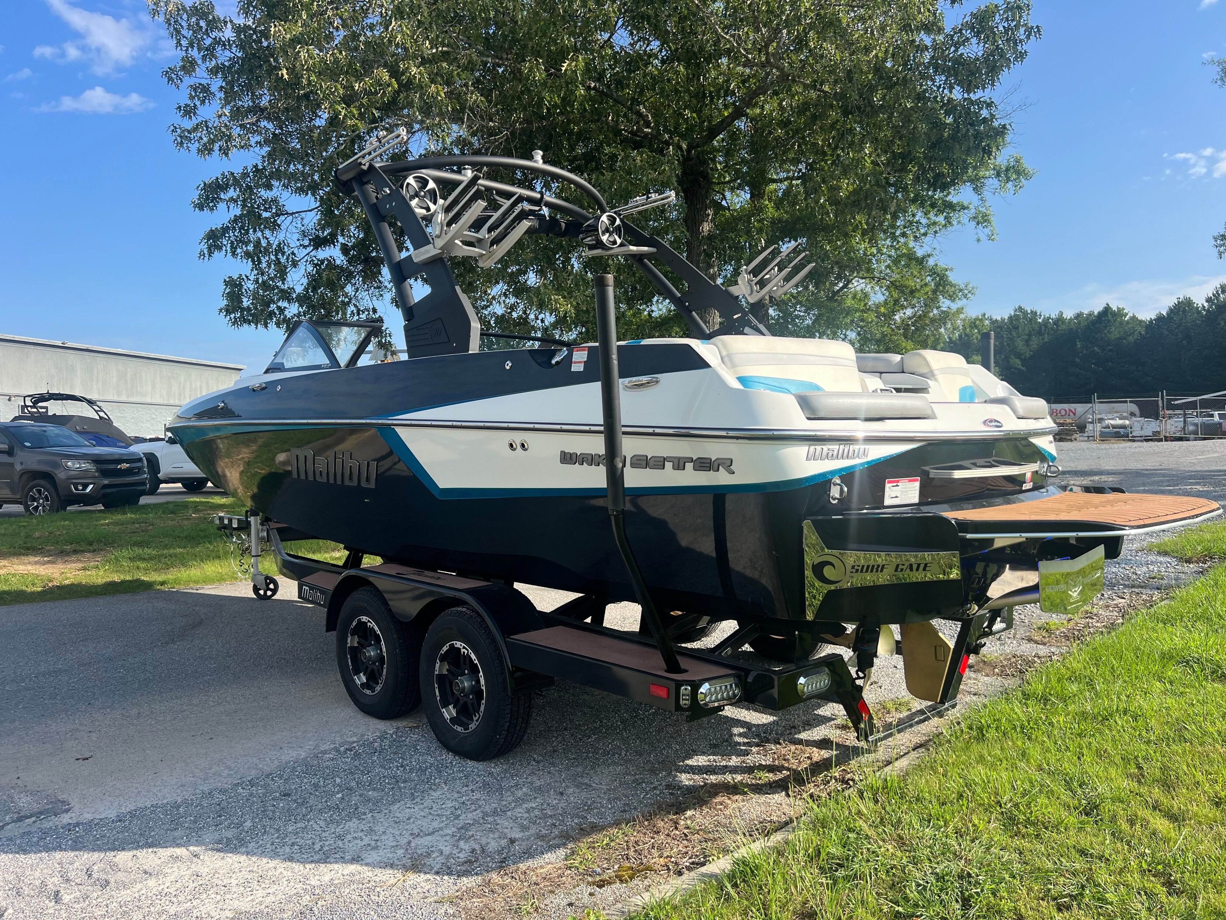 2018 MALIBU 22 MXZ - Image 3