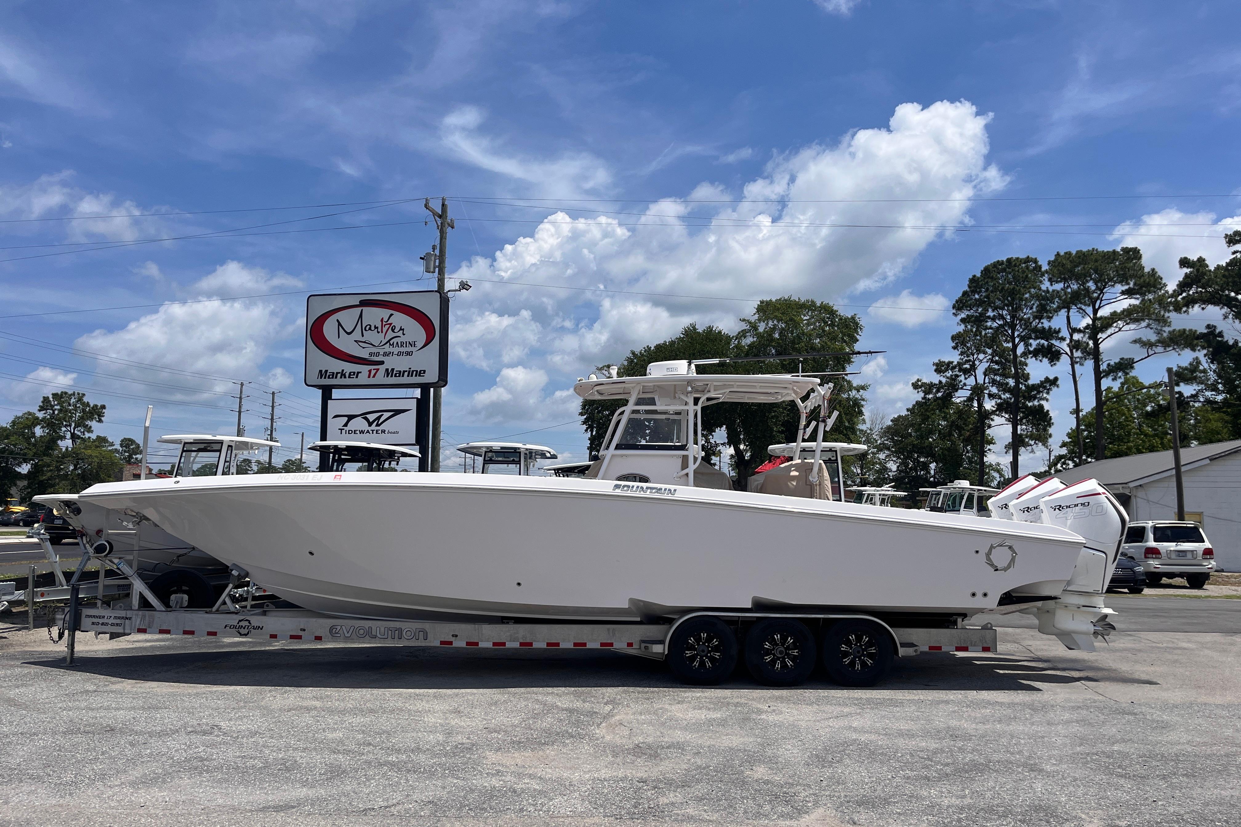 2017 Fountain 38 Center Console