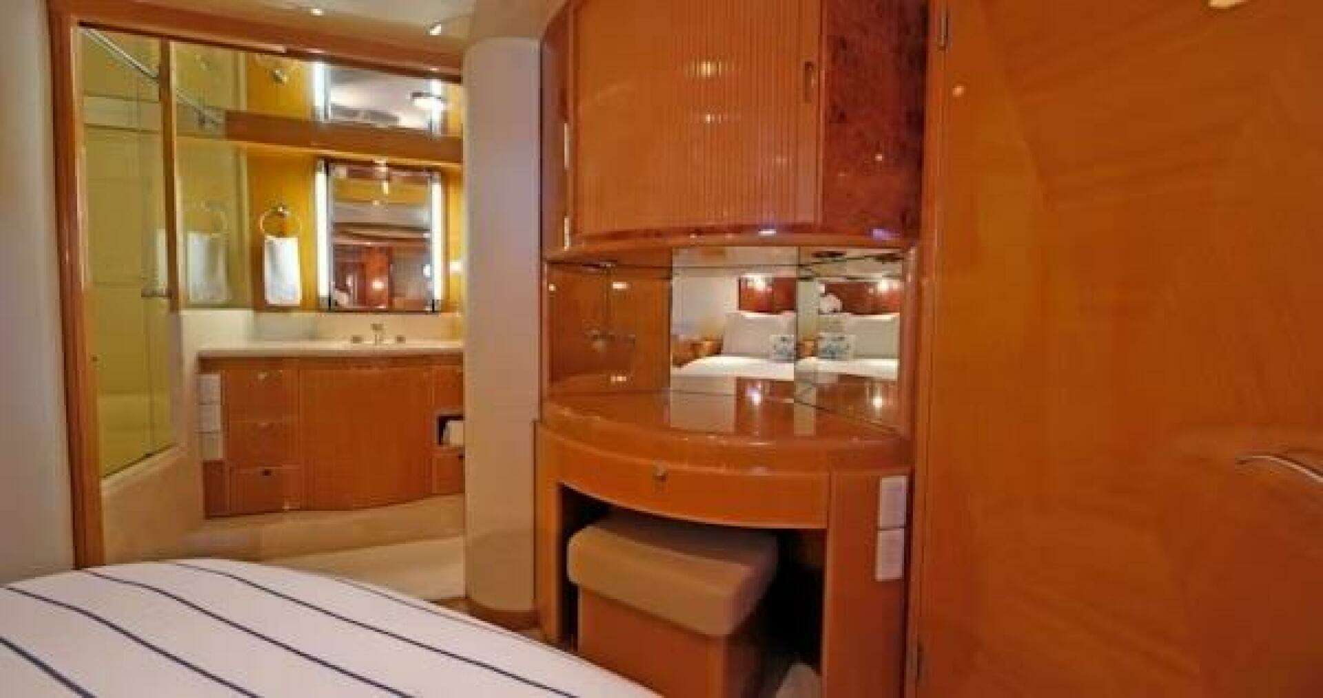 2004 McKinna Pilothouse - Image 28