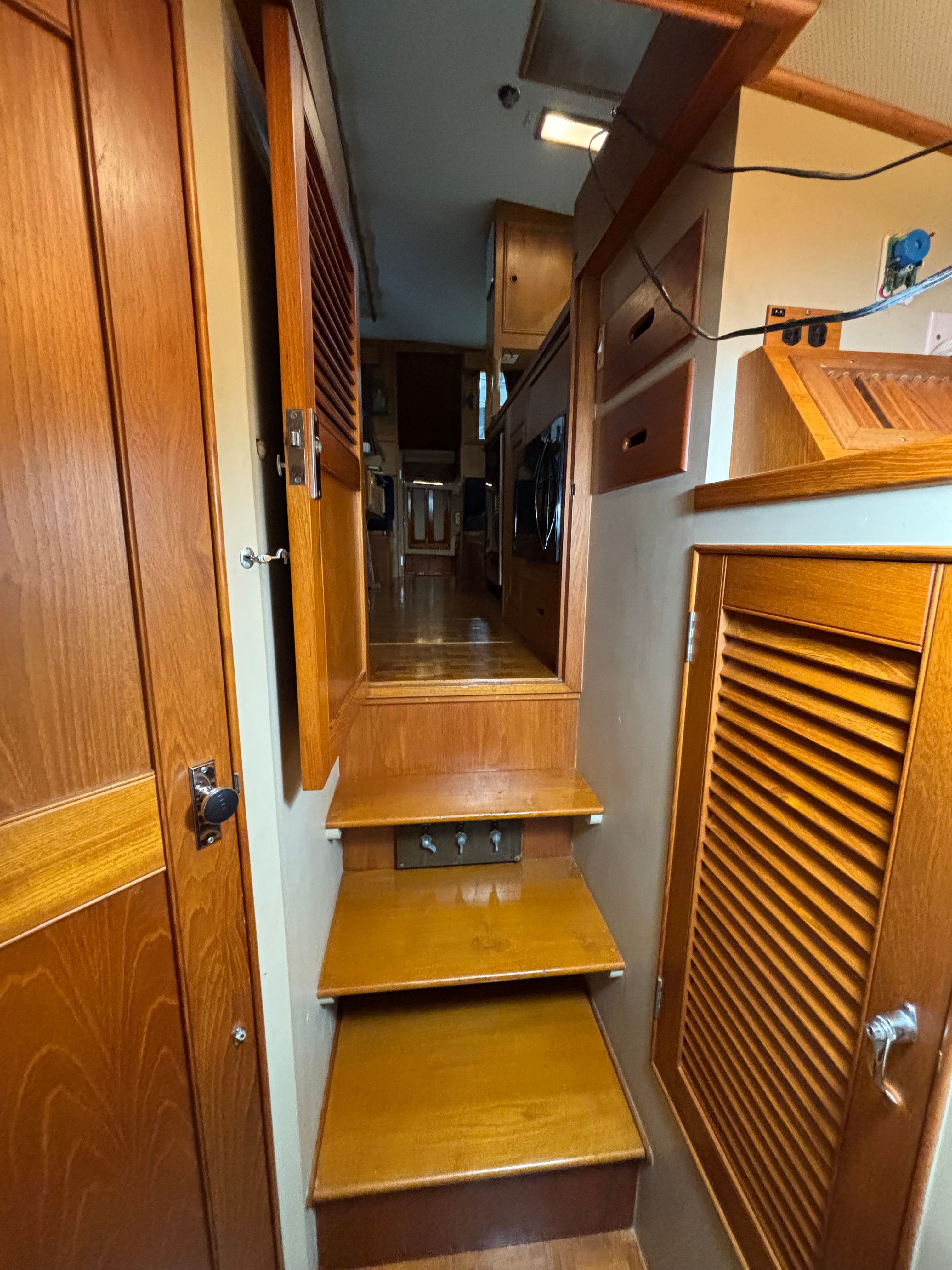 1983 Grand Banks 36 Classic - 27