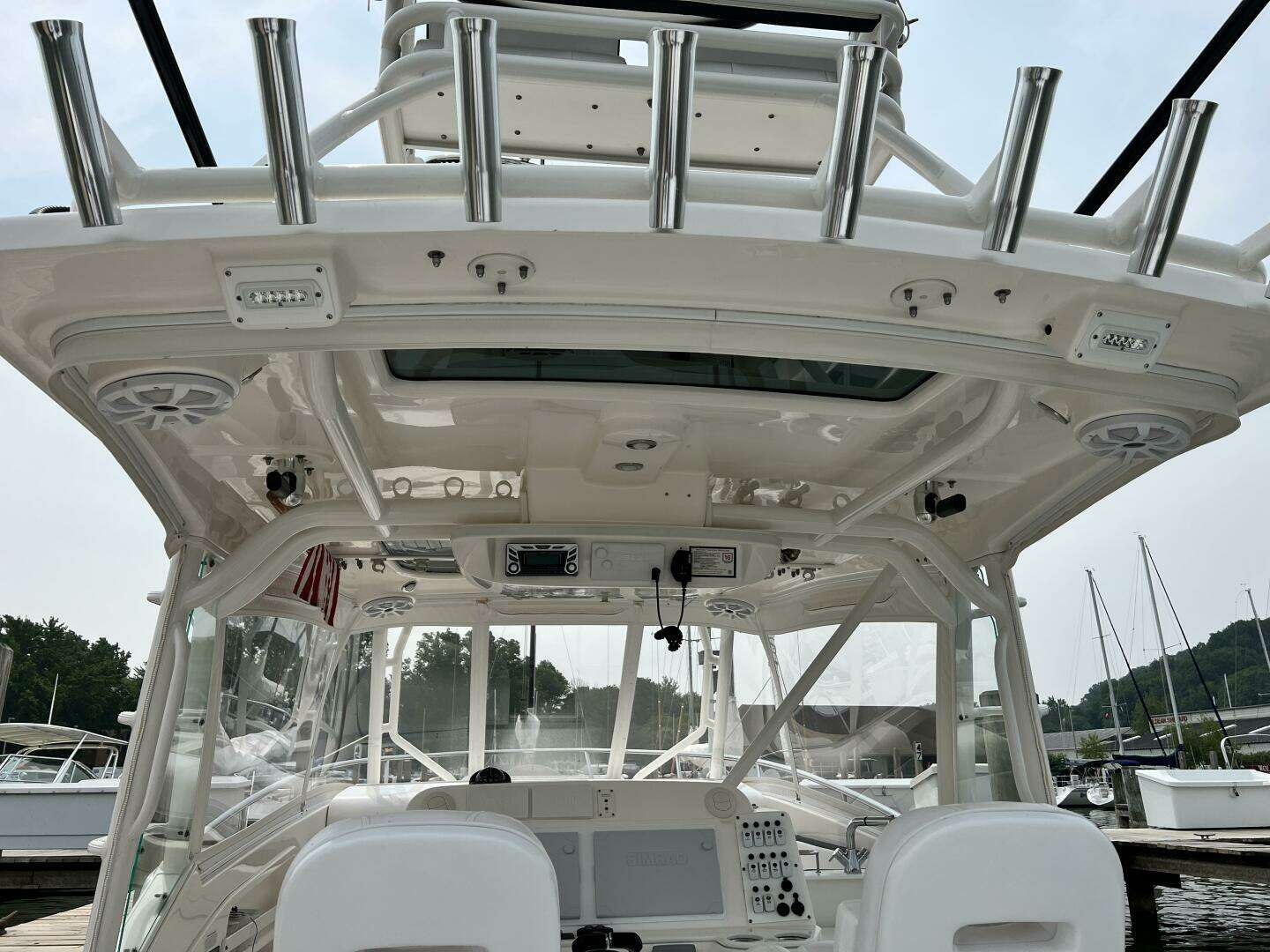 2012 Everglades 350 LX - Image 25