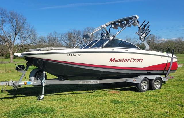 2008 MasterCraft MariStar 245