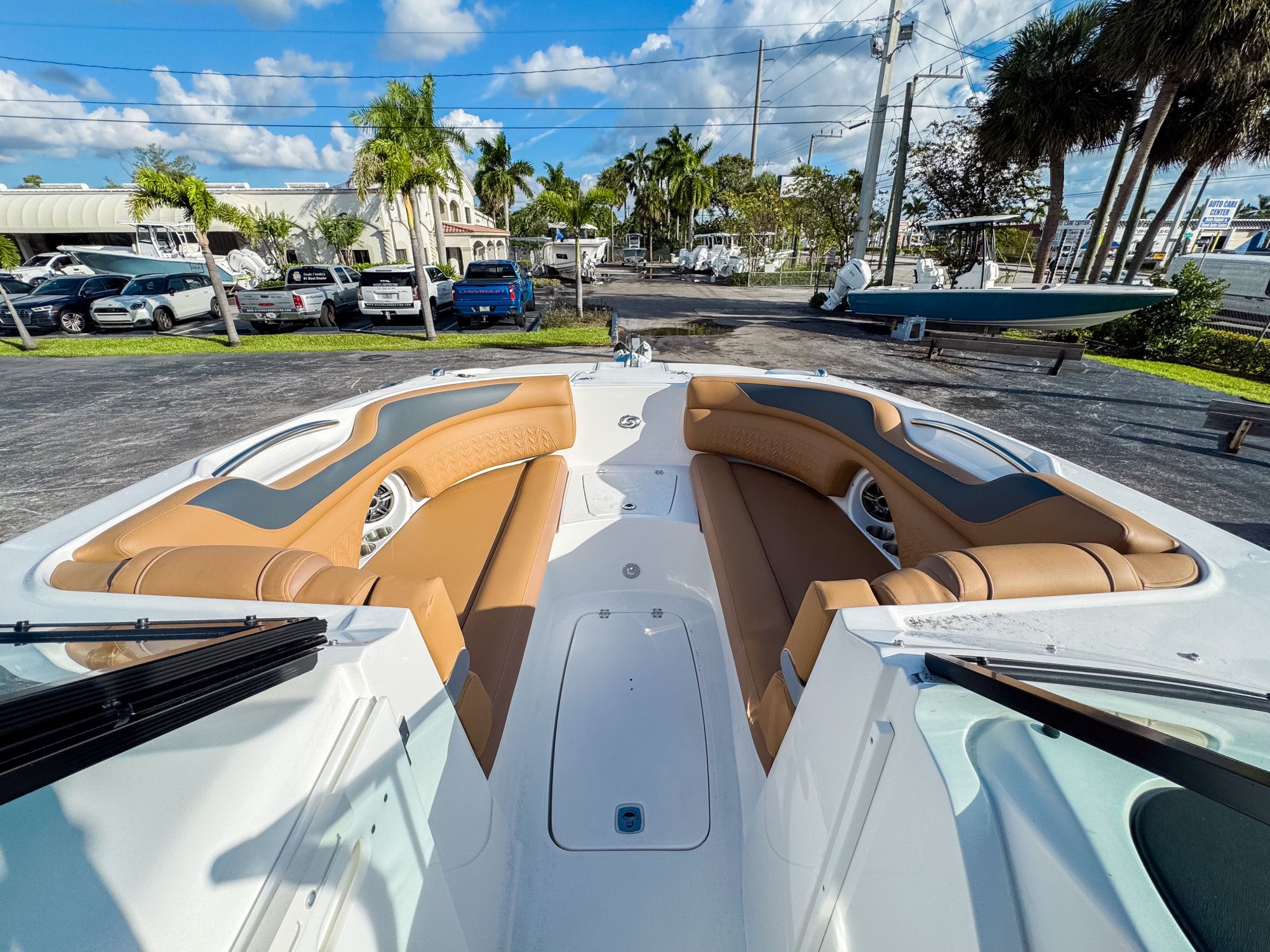 2026 Hurricane SunDeck 2690 OB - 13