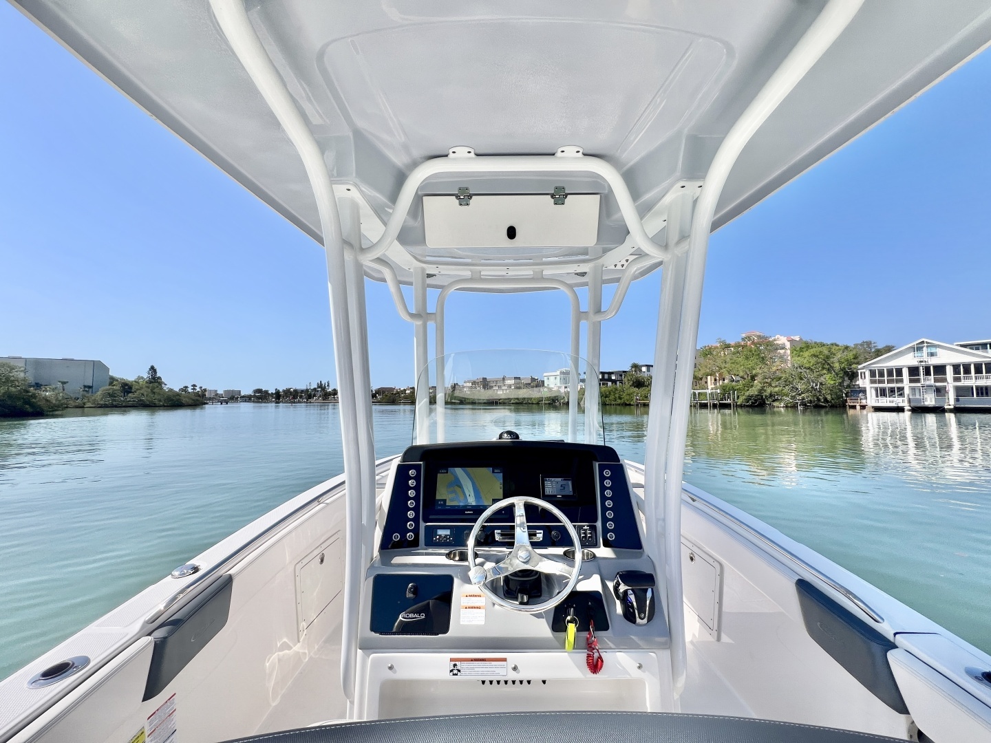 2021 Robalo R242 Explorer - Image 20