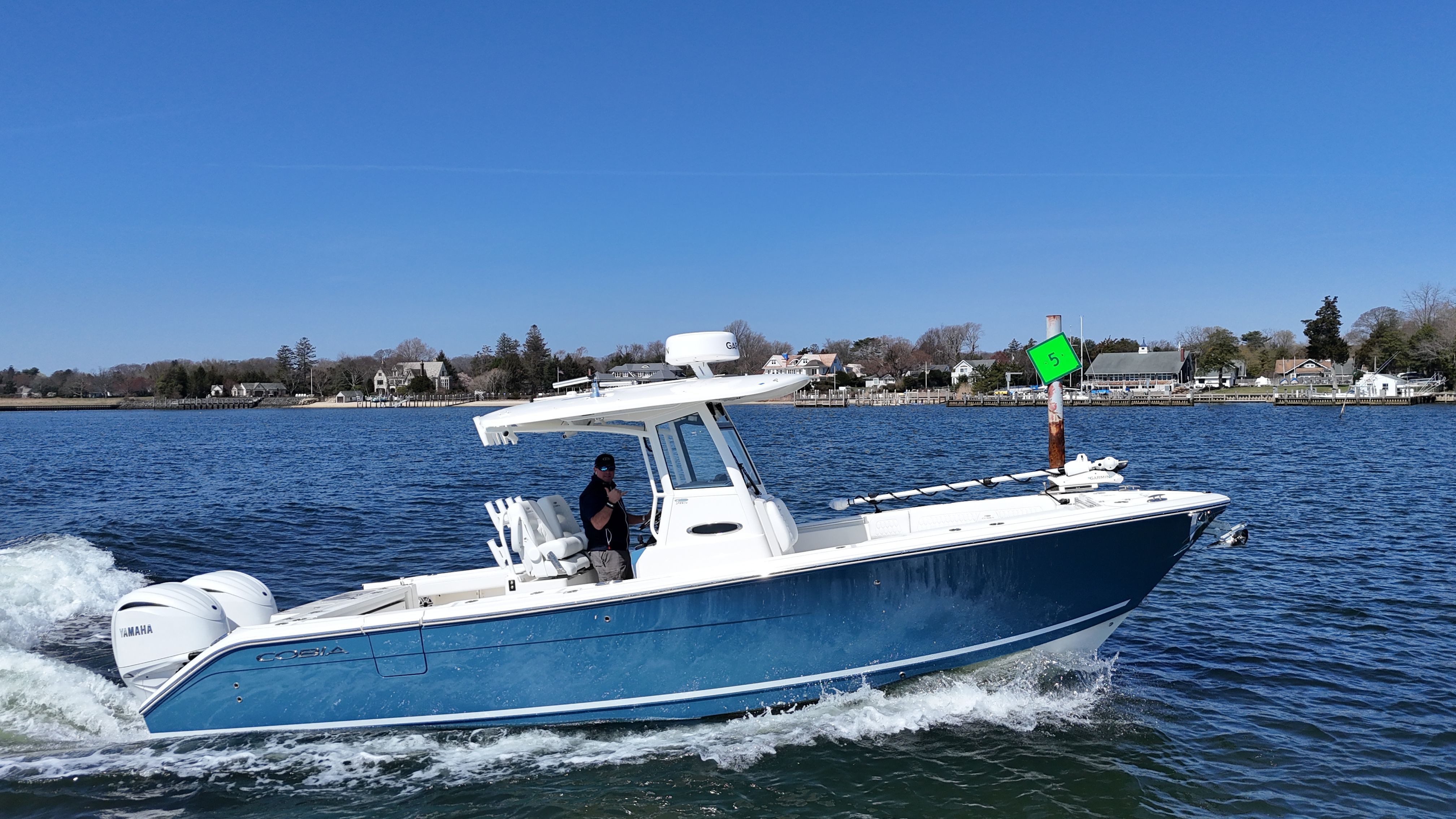 2026 Cobia 285 Center Console