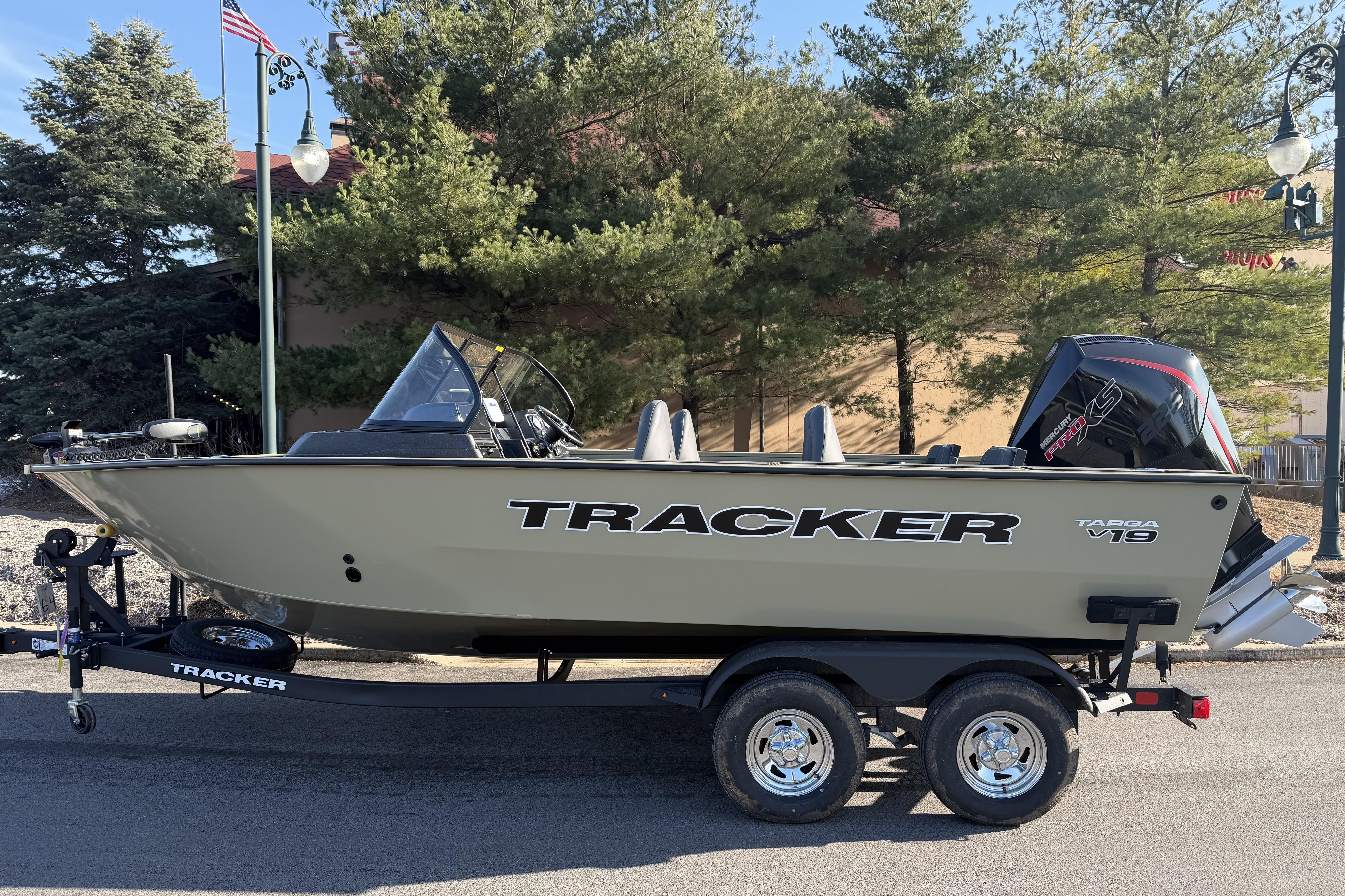 2026 Tracker Targa V-19 Combo
