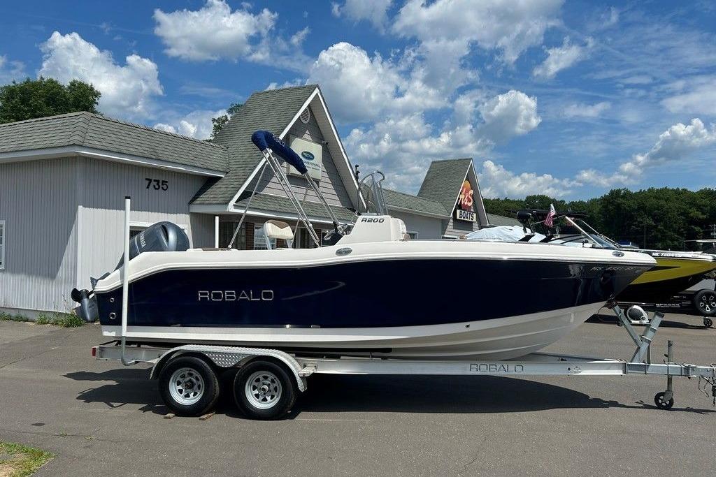 2017 Robalo R200ES