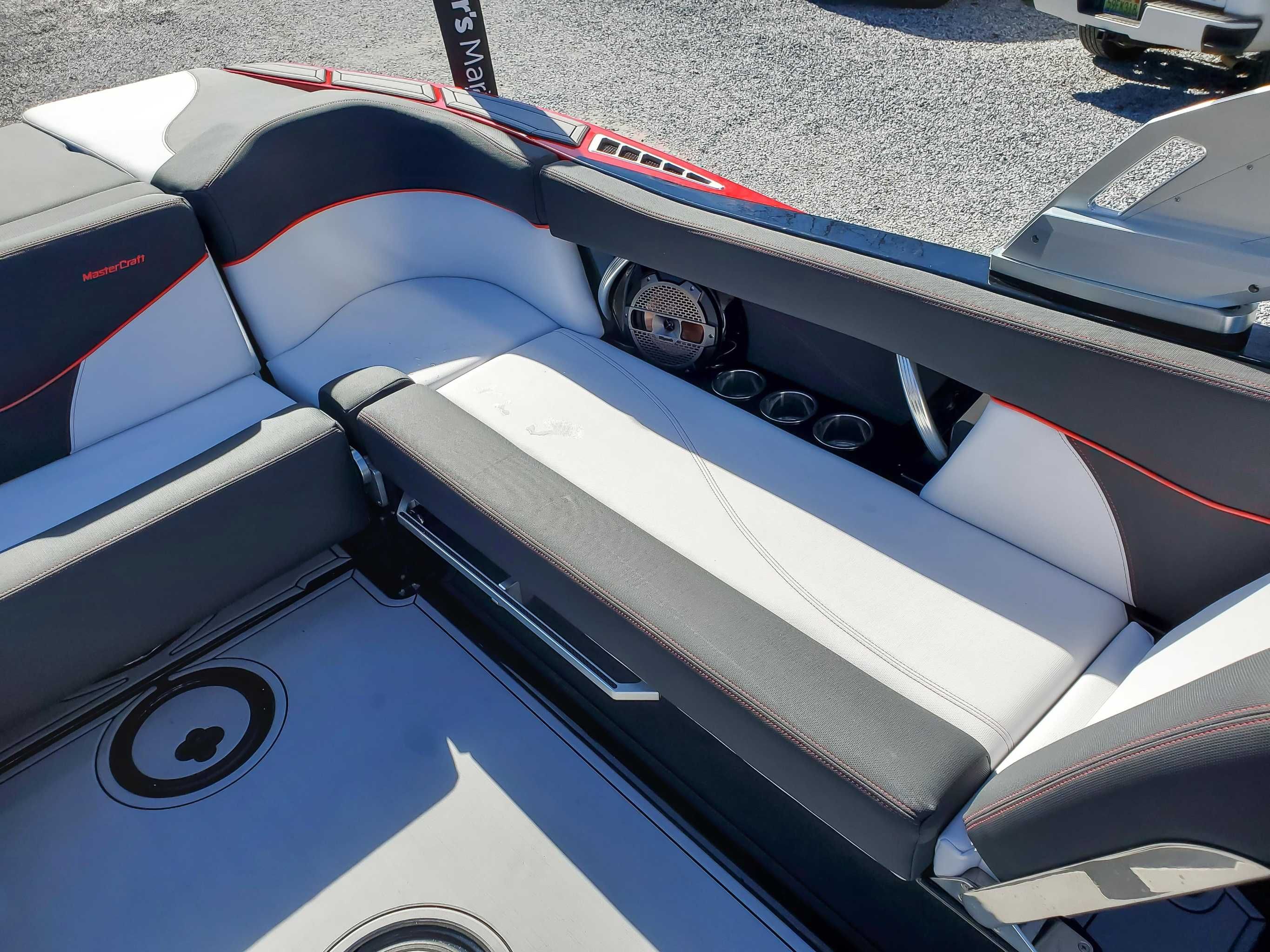 2021 MasterCraft XT25 - 20