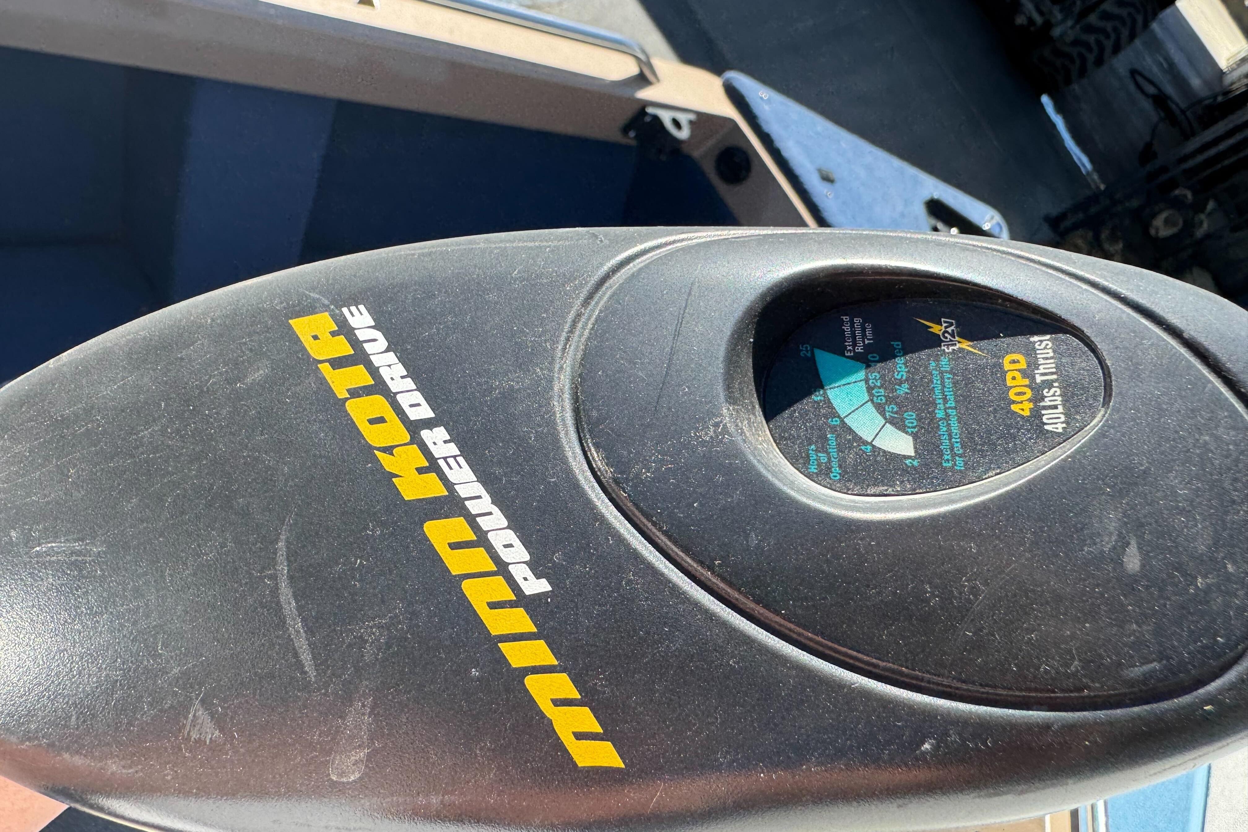 Minn Kota Power Drive motor on 1998 Lund 1700 Pro Sport boat.