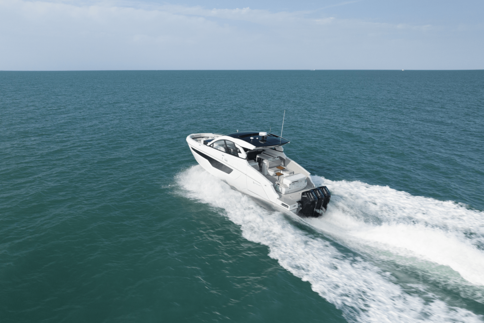 2026 Cruisers Yachts 50GLS OB - Image 4
