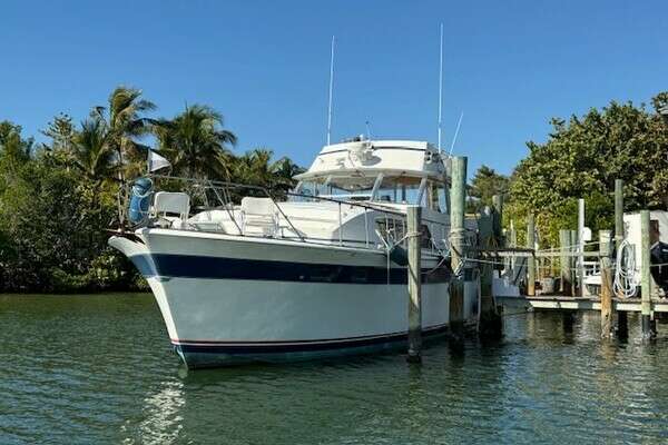 1972 Chris-Craft Commander Flush Deck