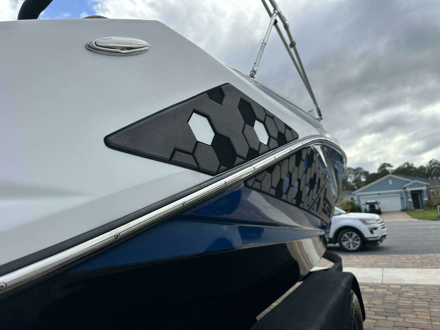 2021 Scarab 215 - Image 10