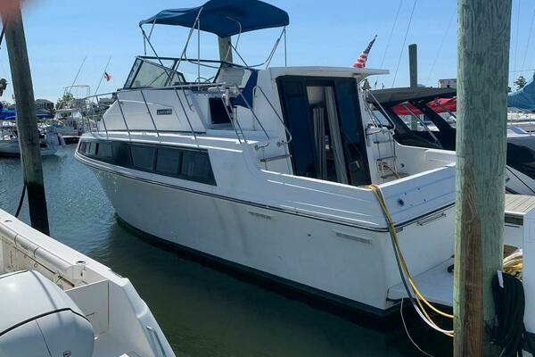 1990 Carver Mariner 3297