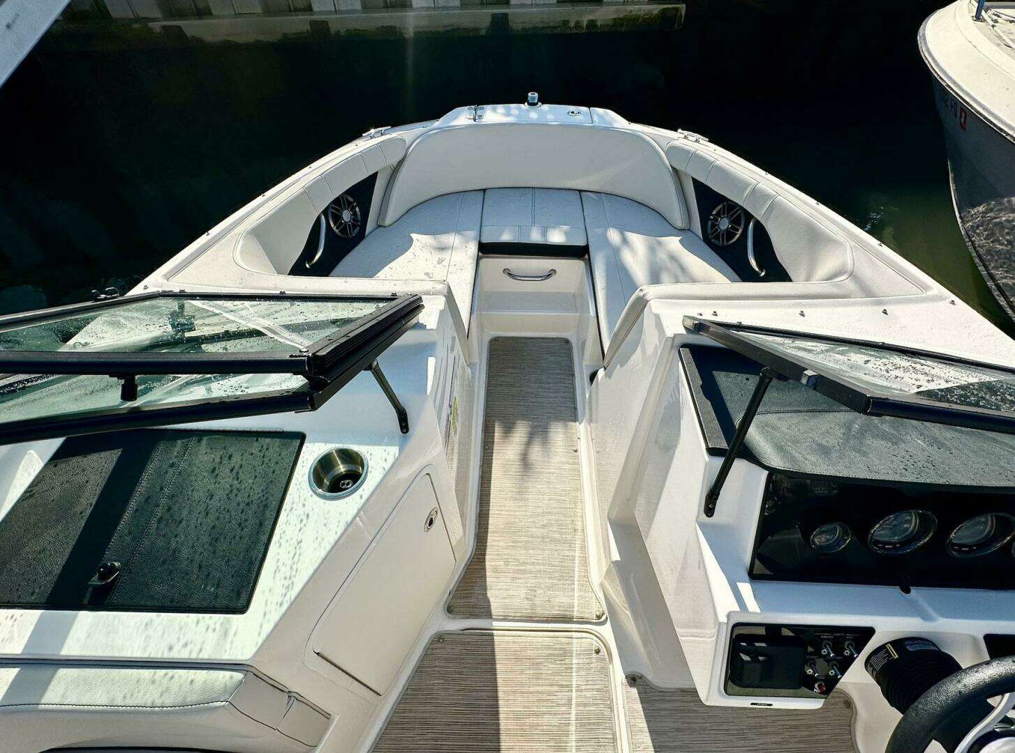 2023 Sea Ray 190 OB SPX - Image 6
