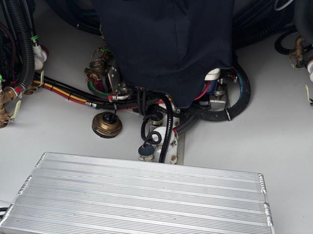 2025 Everglades 375 Center Console - 20