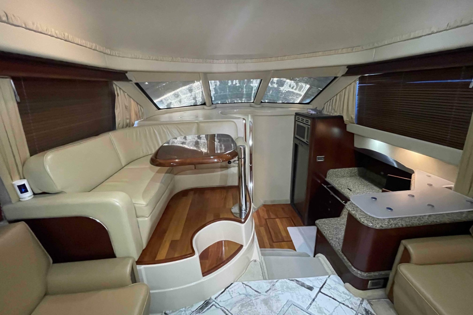 2005 Sea Ray 420 Sedan Bridge - Image 14