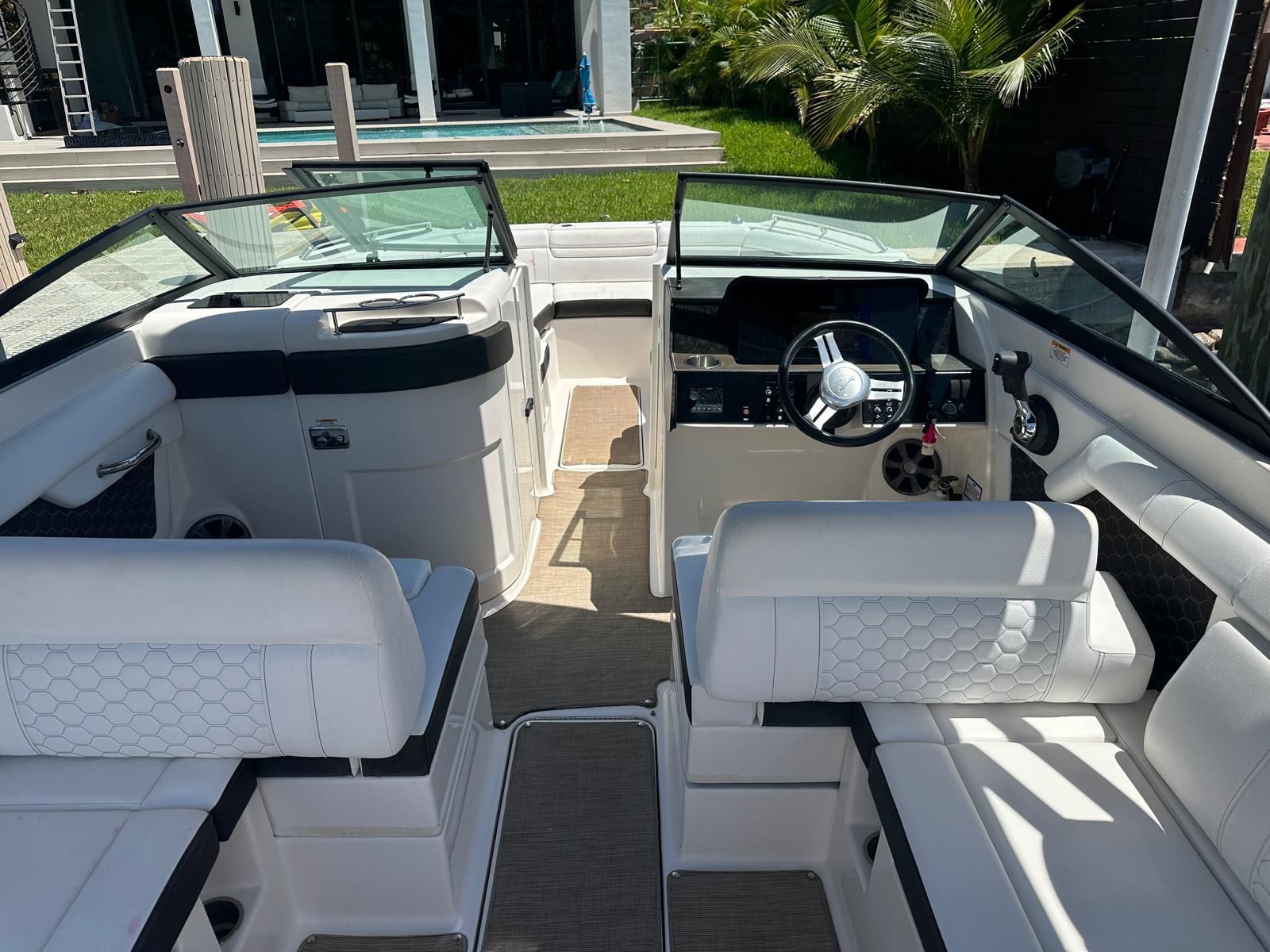 2019 Sea Ray SDX270 - 9