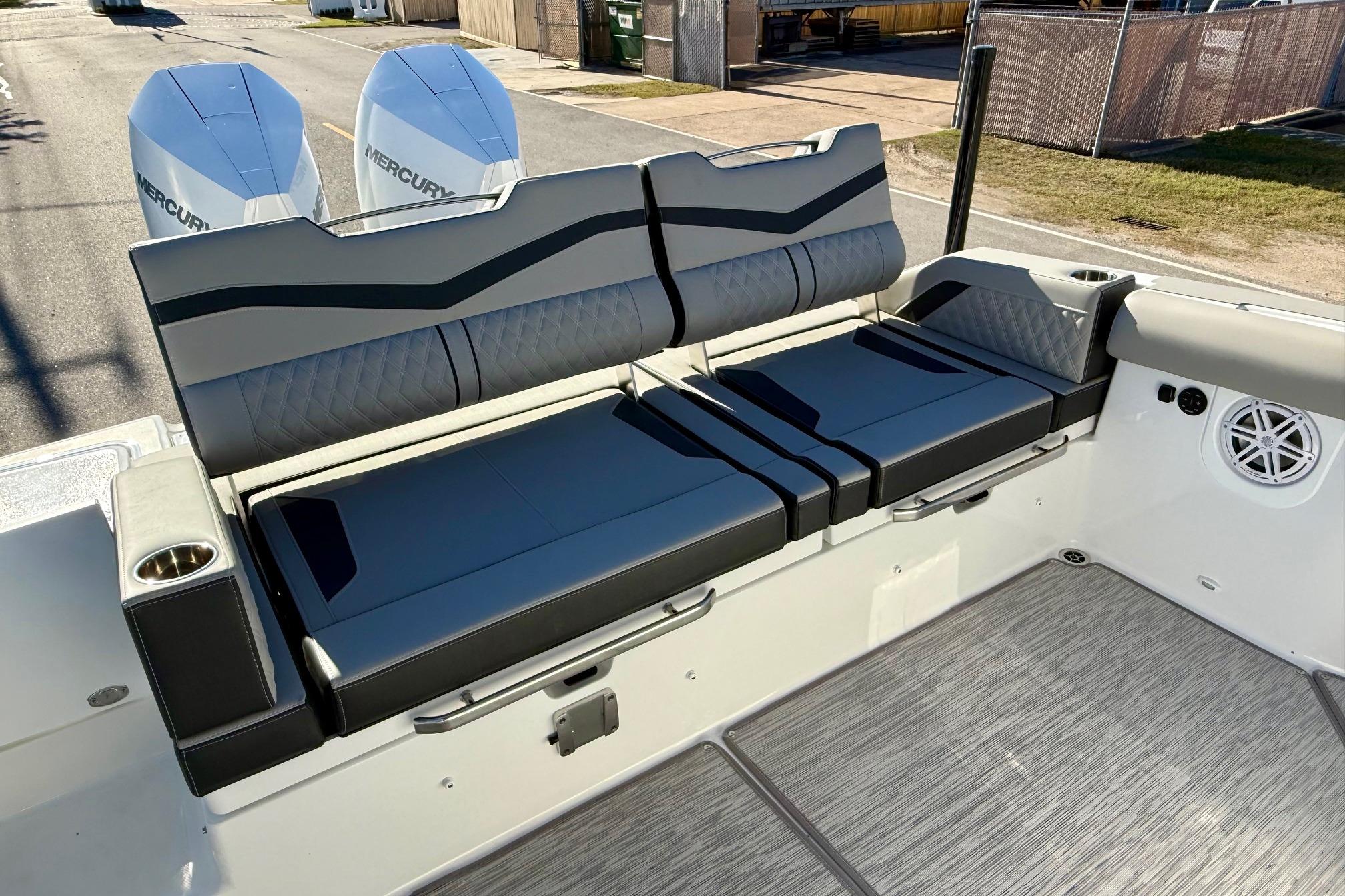 2026 Monterey Elite 30 OB with luxurious seating and dual engines.