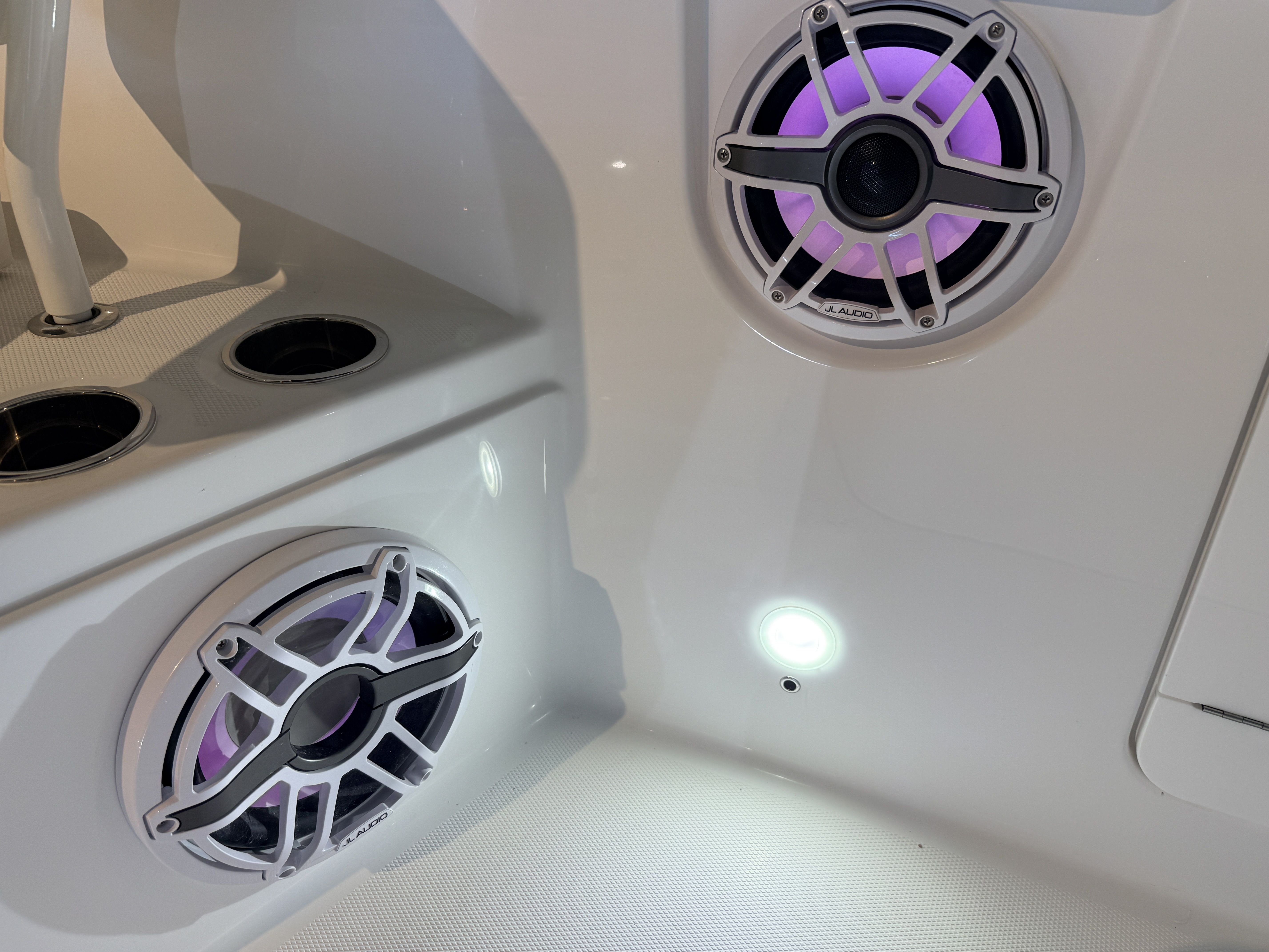 2026 Everglades 285 Center Console - 50