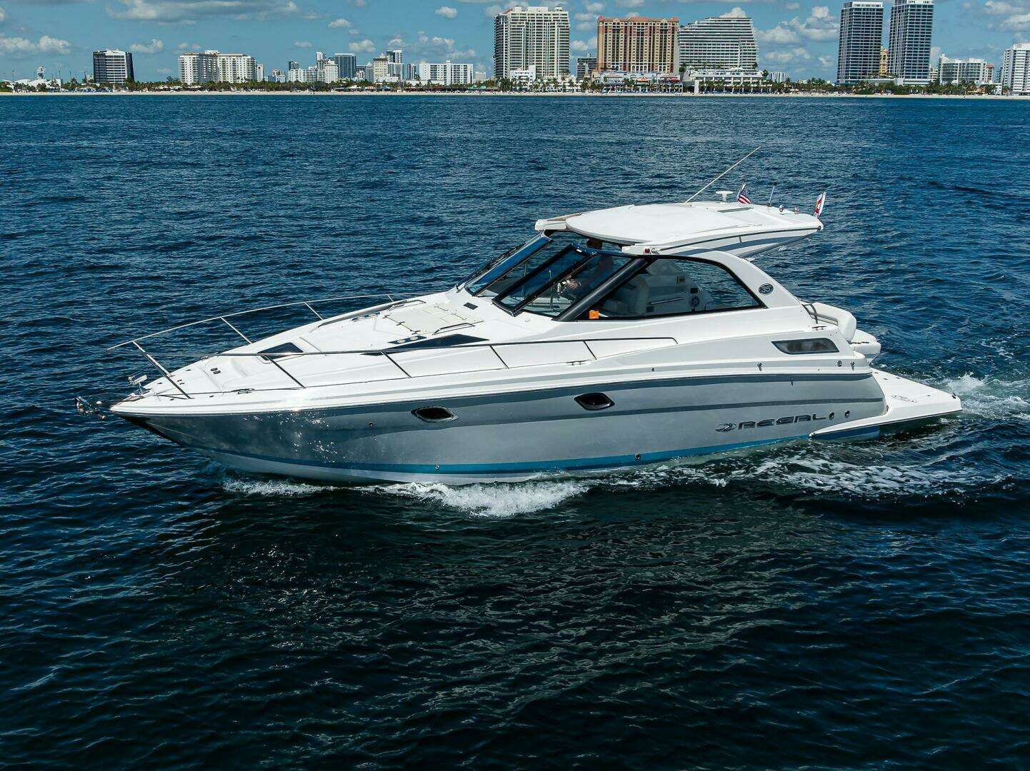 2020 Regal 35 Sport Coupe - Image 41
