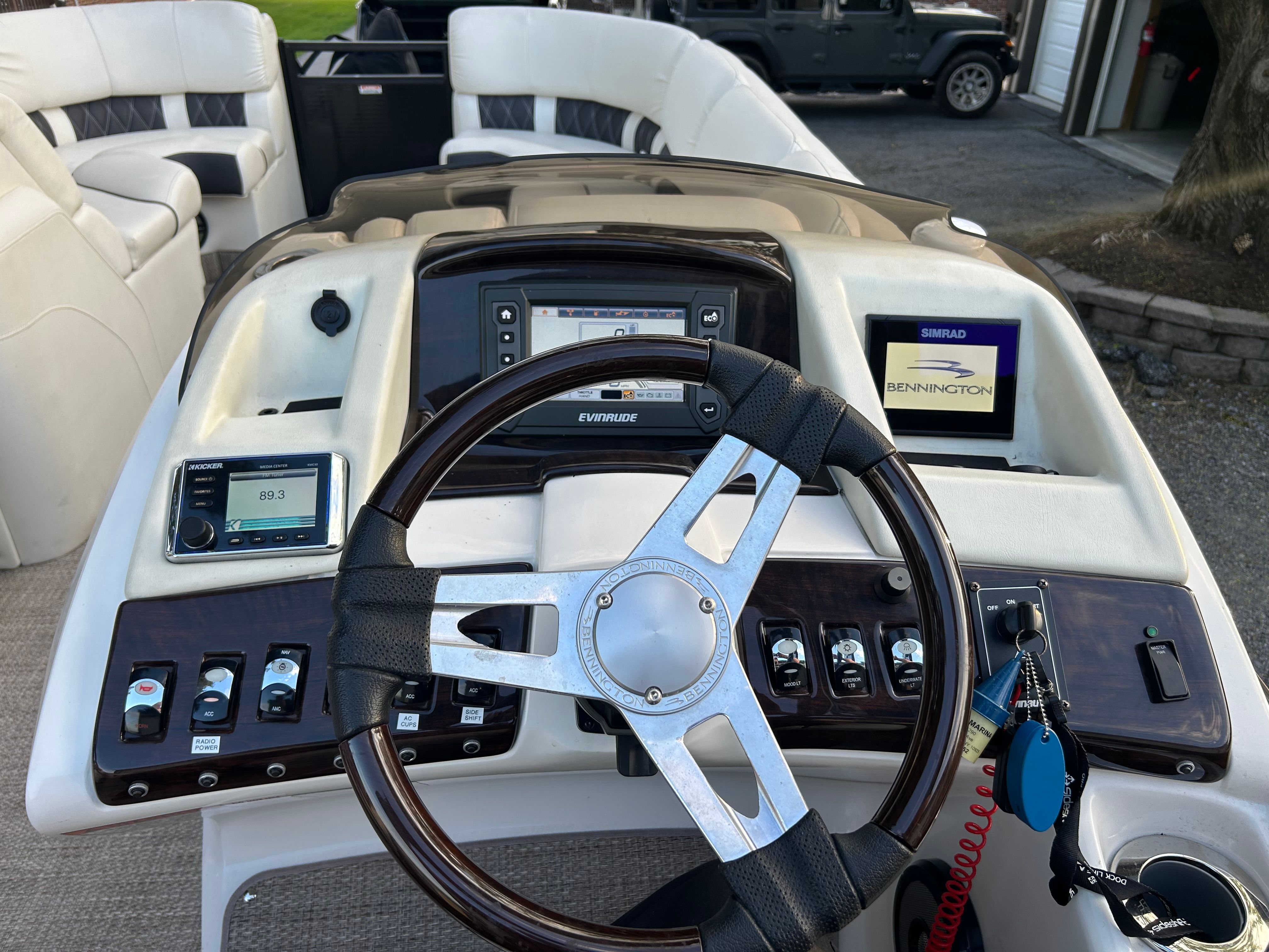 2017 Bennington 25 QX - 51