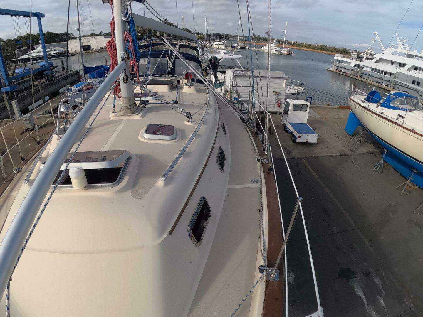 2005 Island Packet 370 - Image 33