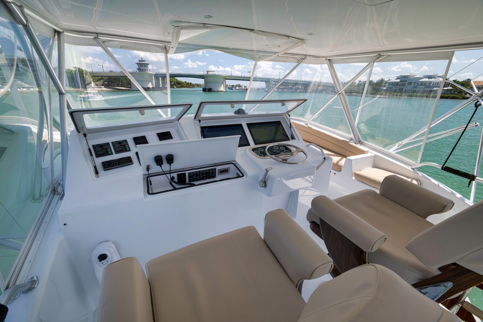 2003 Viking 52 Convertible - Image 34