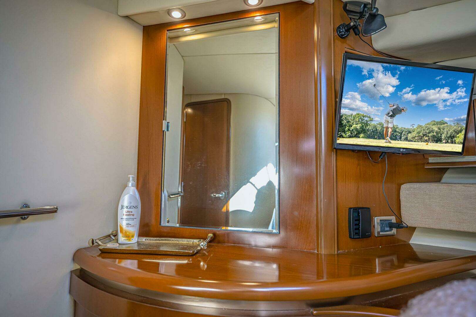 2005 Sea Ray 500 Sundancer - Image 36